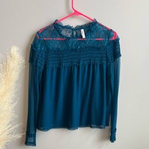 Xhilaration green blouse // medium ✨🤍 long sleeve